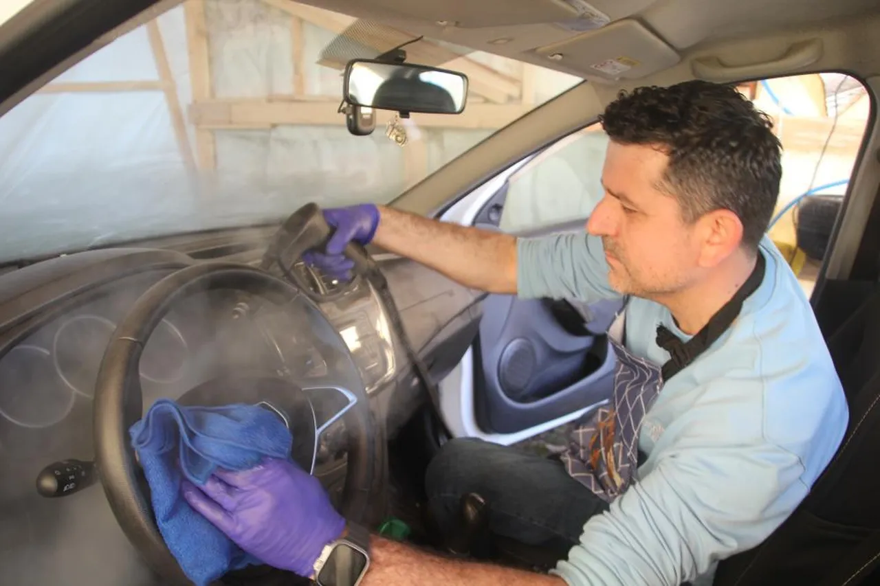 Su bile kullanmadan para basıyor! Üst düzey yöneticiydi, şimdi herkes onu çağırıyor