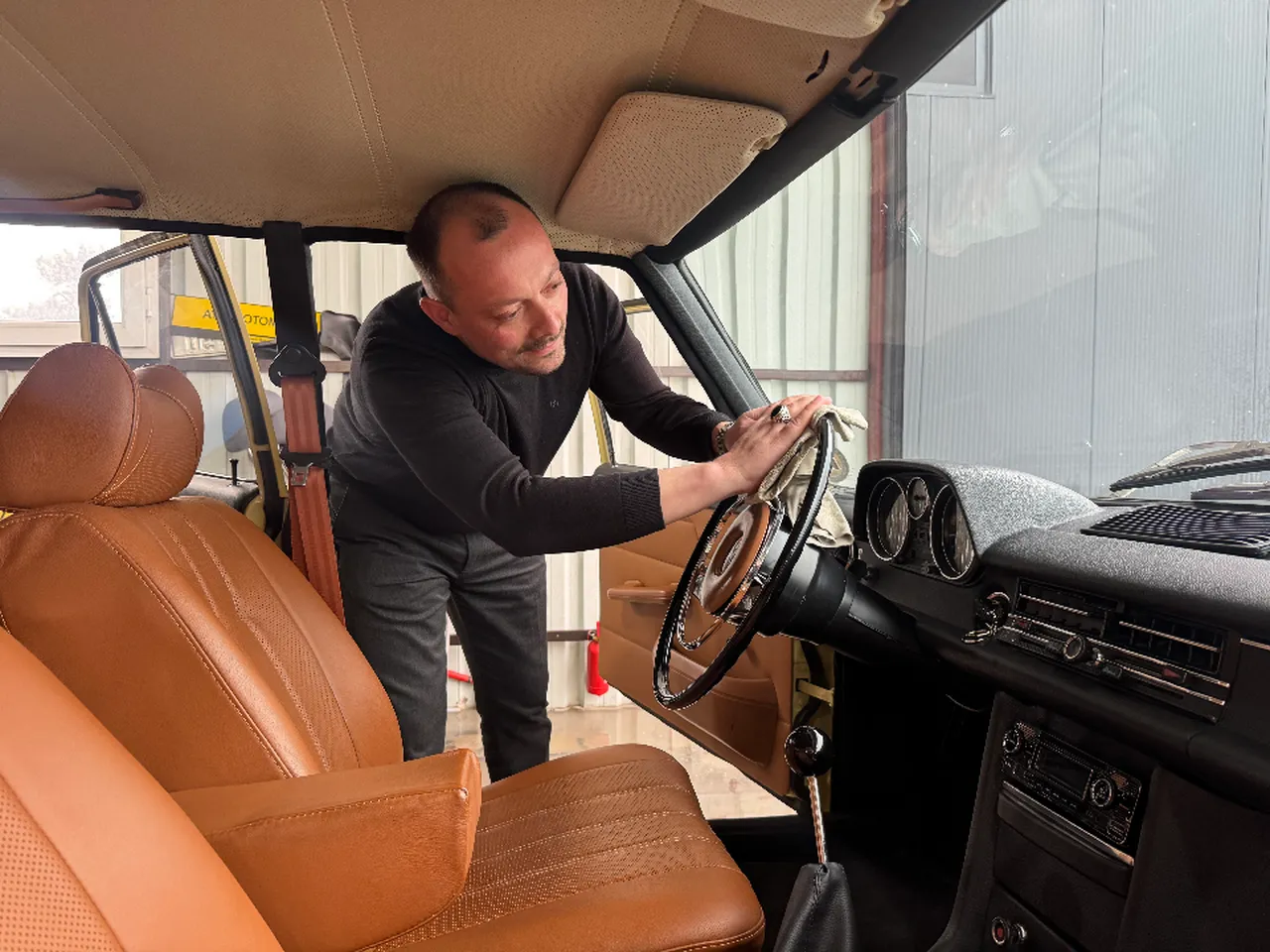 25 bin liraya aldı, 1 milyon TL masraf yaptı! 1976 model aracı görenler gözlerine inanamıyor