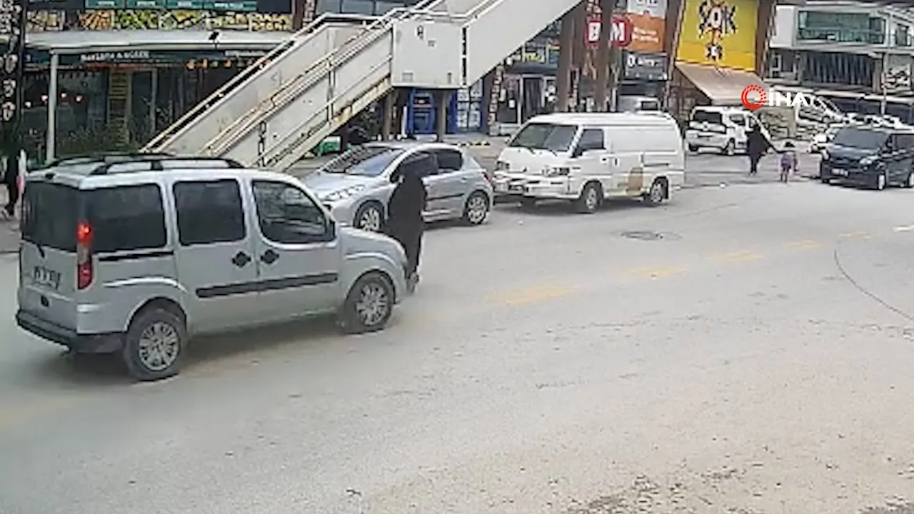 Ankara'da yolun karşısına geçmeye çalışan çocuğa otomobil çarptı! O anlar kamerada