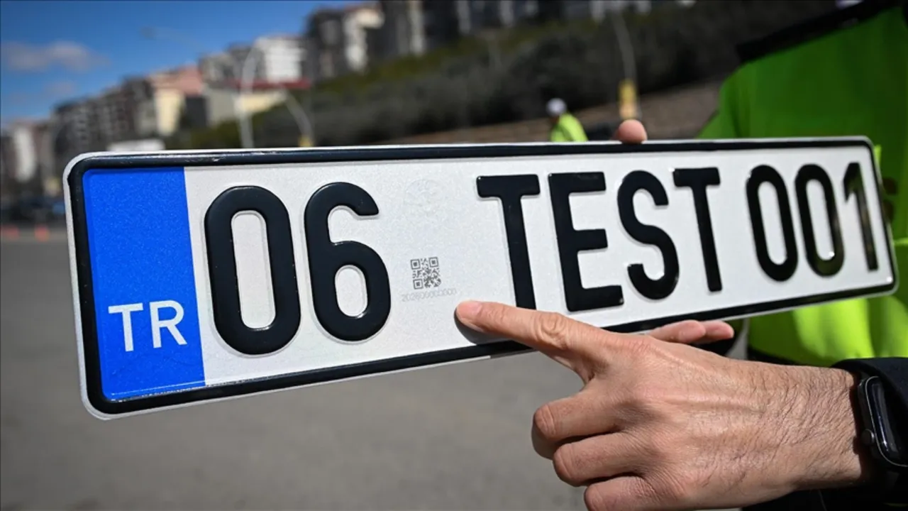 APP Plaka sahiplerine tanınan süre doluyor... APP Plaka değiştirme süresi uzatıldı mı, son gün değişecek mi?