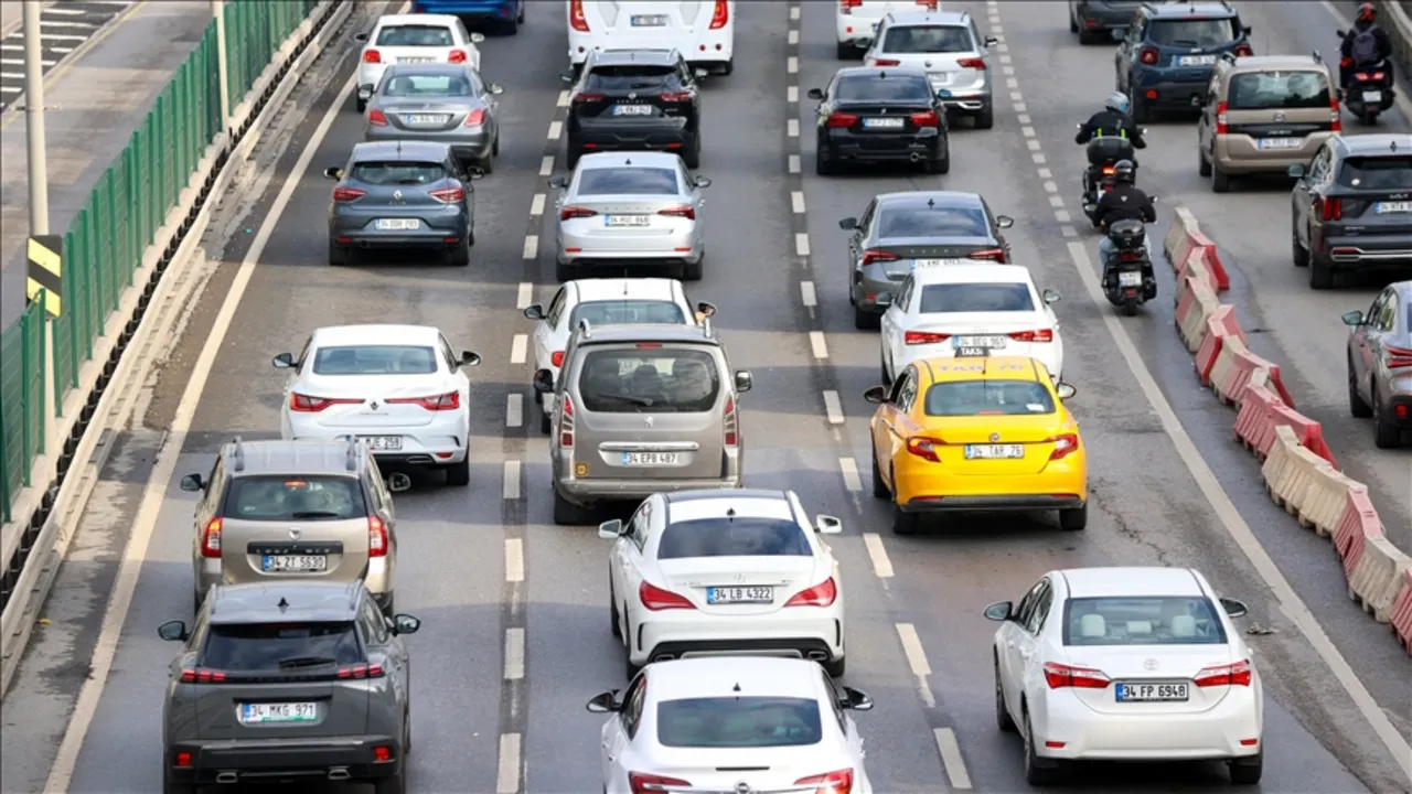 APP Plaka sahiplerine tanınan süre doluyor... APP Plaka değiştirme süresi uzatıldı mı, son gün değişecek mi?