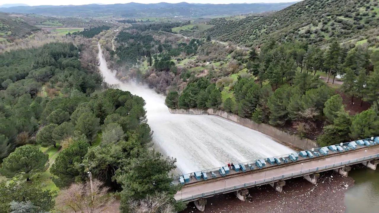 Balıkesir'deki baraj, 18 yıl sonra en yüksek seviyeye ulaştı: Yüzde 98'i dolu!