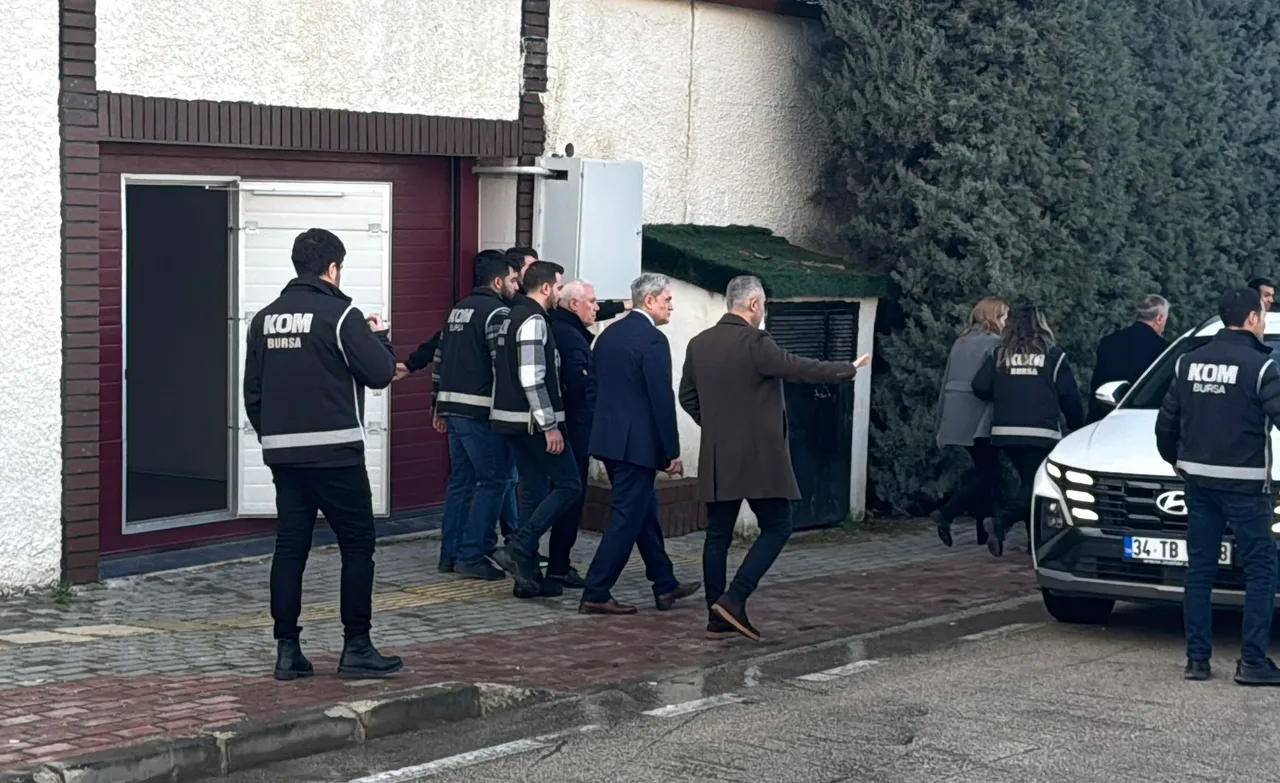 Bursa Büyükşehir Belediye başkanı Mustafa Bozbey gözaltında!
