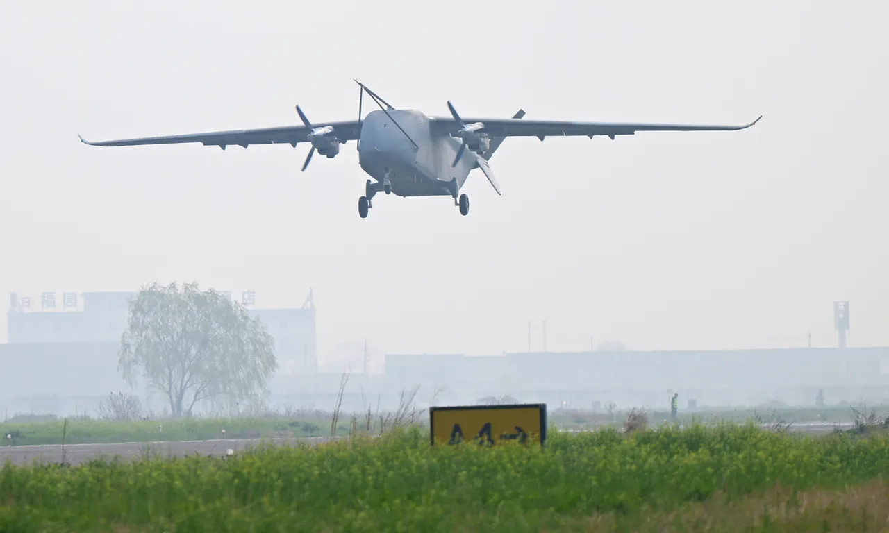 Çin sır gibi saklamıştı: Dünyanın en büyük İHA’sı ilk kez görüntülendi! 