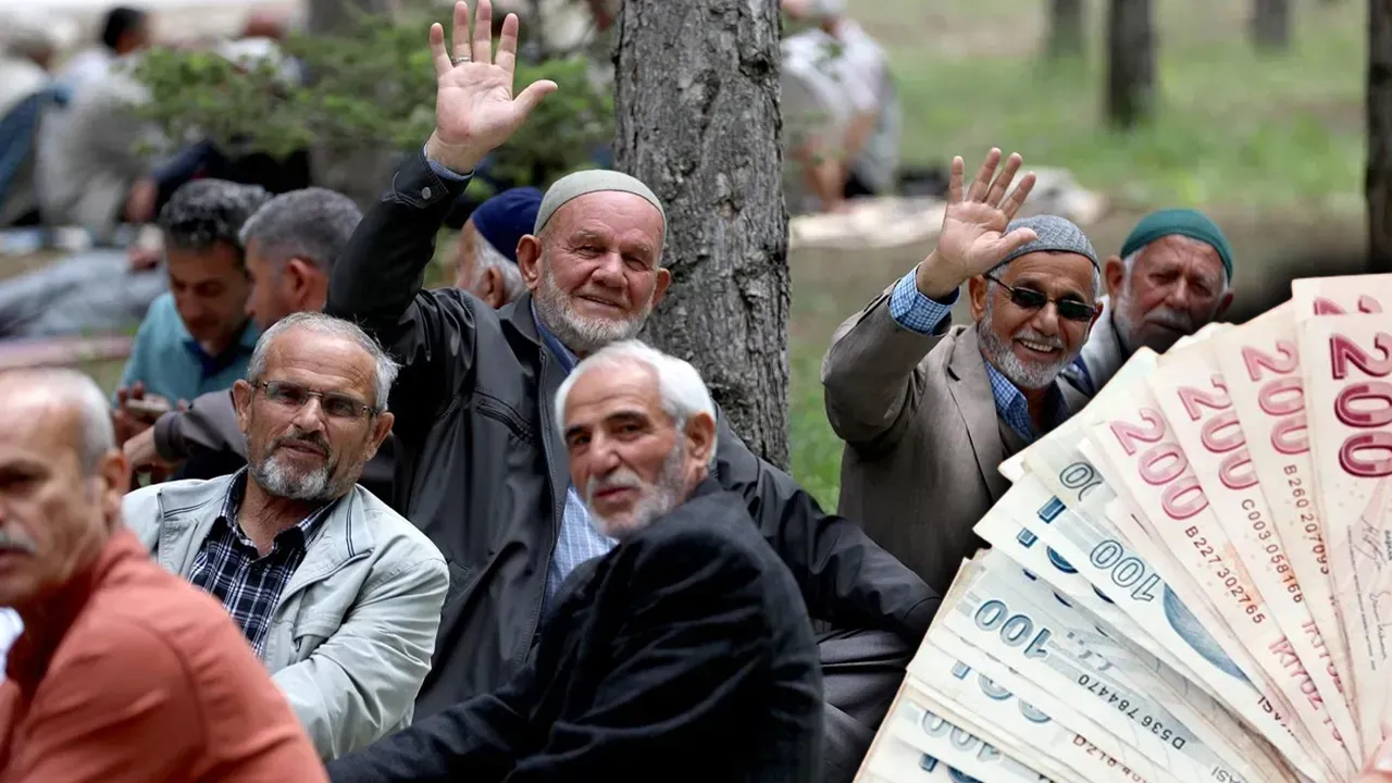 EMEKLİYİ BEKLEYEN 3 AYLIK ZAM!