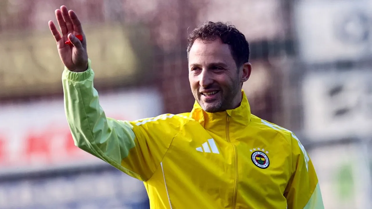 Fenerbahçe'de Beşiktaş derbisi öncesi yüzleri güldüren gelişme