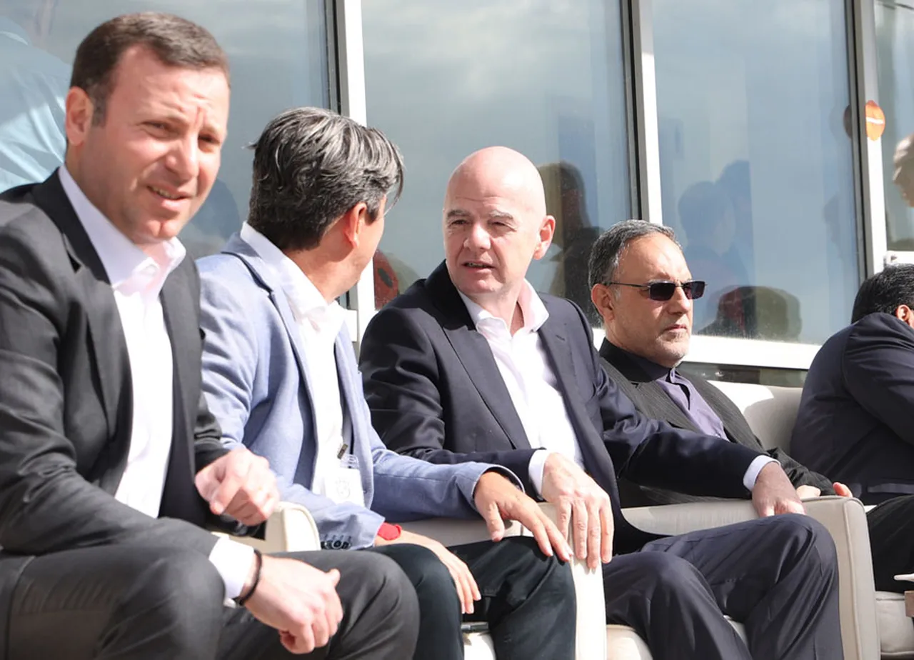 FIFA Başkanı Gianni Infantino, İran-Kosta Rika maçını izledi