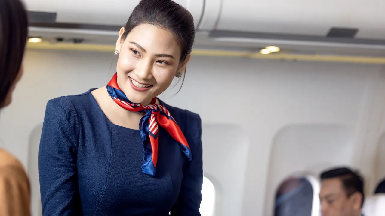 Havayolu şirketinden ses getiren karar: Kilo alan hostesler görevden alınacak