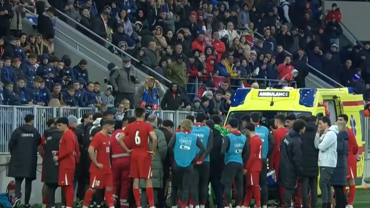 Hırvatistan - Türkiye maçında Egemen Korkmaz fenalaştı! Hastaneye kaldırıldı