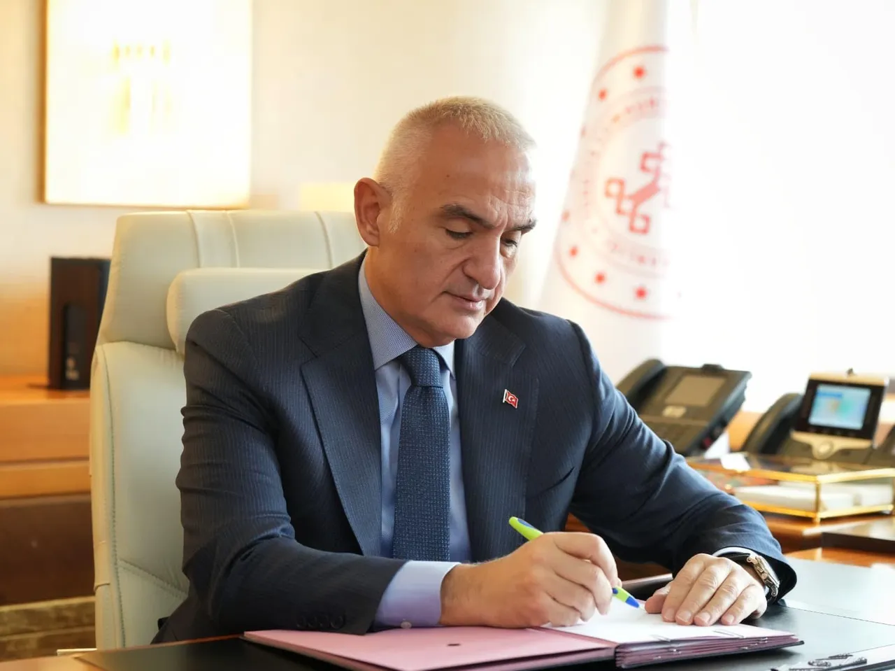 Kaçırılan yazma eserler bulundu! Kanadadan Türkiyeye ilk iade emsal olacak