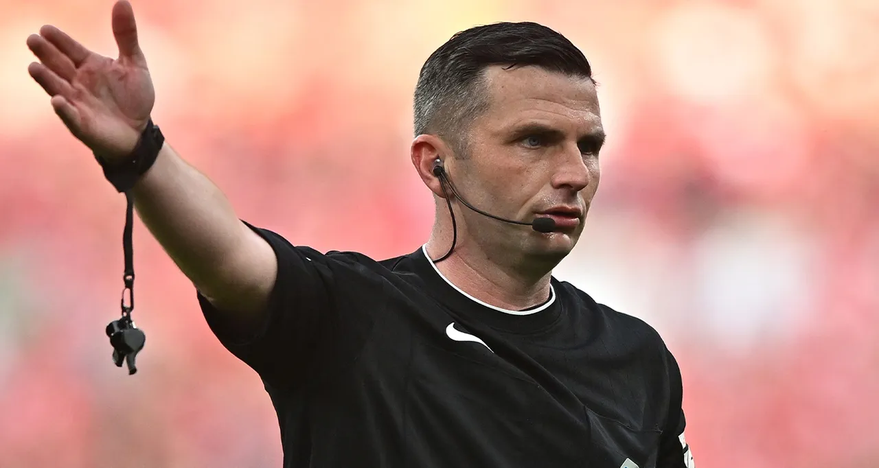Kosova Türkiye maçı hakemi Michael Oliver kimdir, nereli? Oliverın yönettiği maçlar ve hakem karnesi