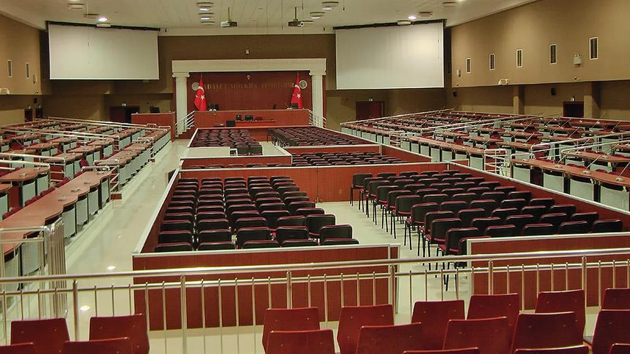 Mahkemeye damga vuran not! İmamoğlu'na el atından vereceklerdi, hakimin eline geçti