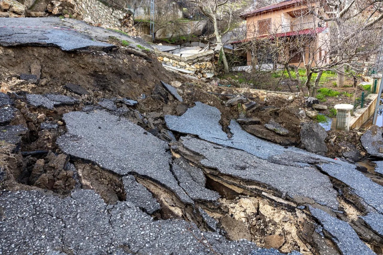 Mersin’deki heyelanda ilk rapor! 65 hasar gördü