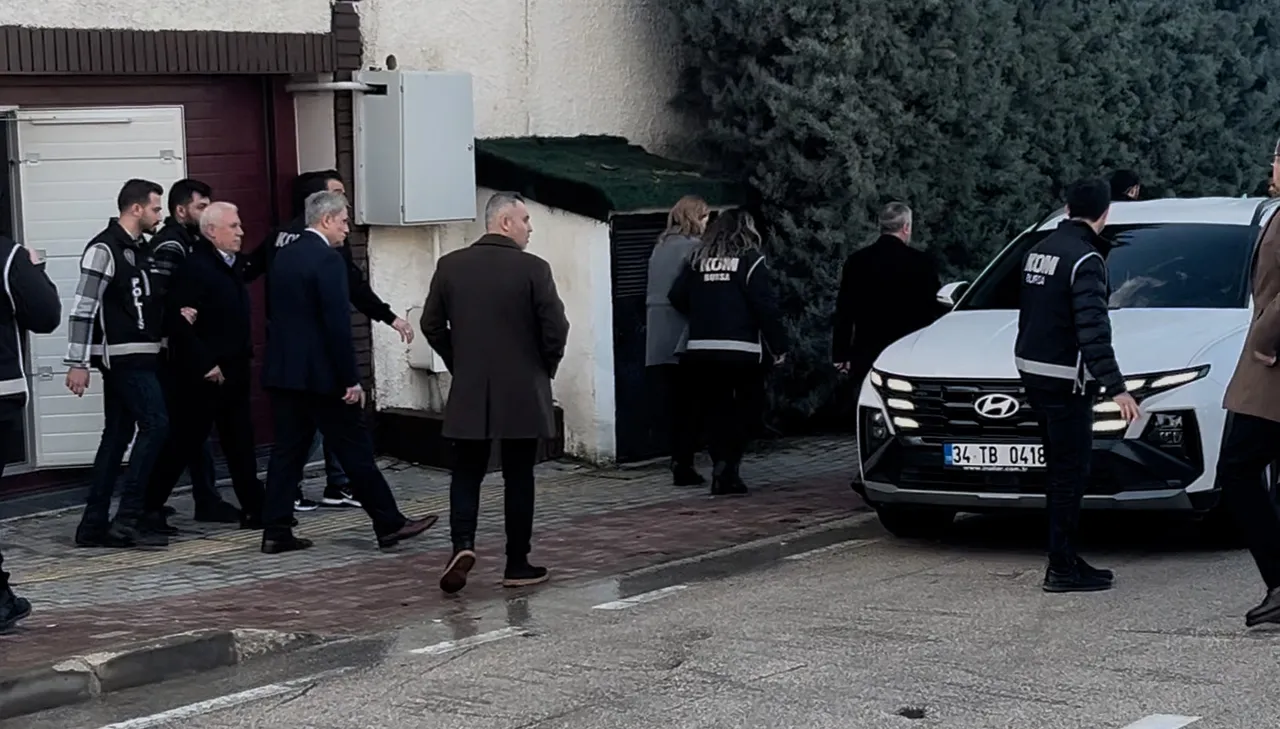 Mustafa Bozbey sonrası siyasetin gözü Bursa'da: Büyükşehir Belediyesi AK Parti'ye geçebilir