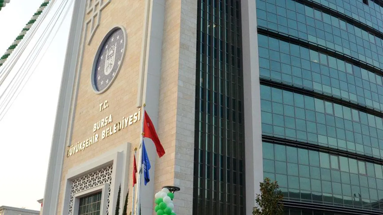 Mustafa Bozbey sonrası siyasetin gözü Bursa'da: Büyükşehir Belediyesi AK Parti'ye geçebilir