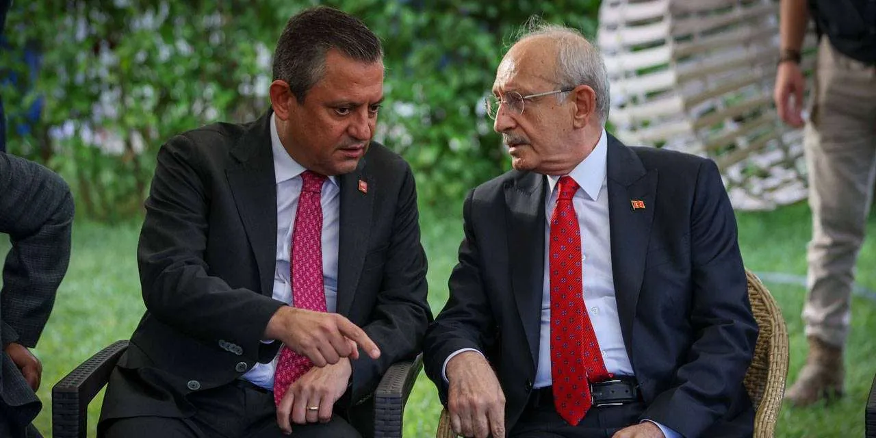 Özgür Özel'den şaşırtan hamle! Gece yarısı 2 kritik ismi takipten çıkardı