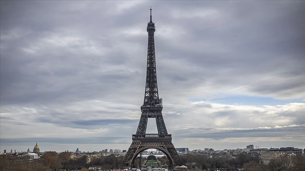Tarihe geçen 1 Nisan şakalarından örnekler! Twitterdan sesli harf yasağı...