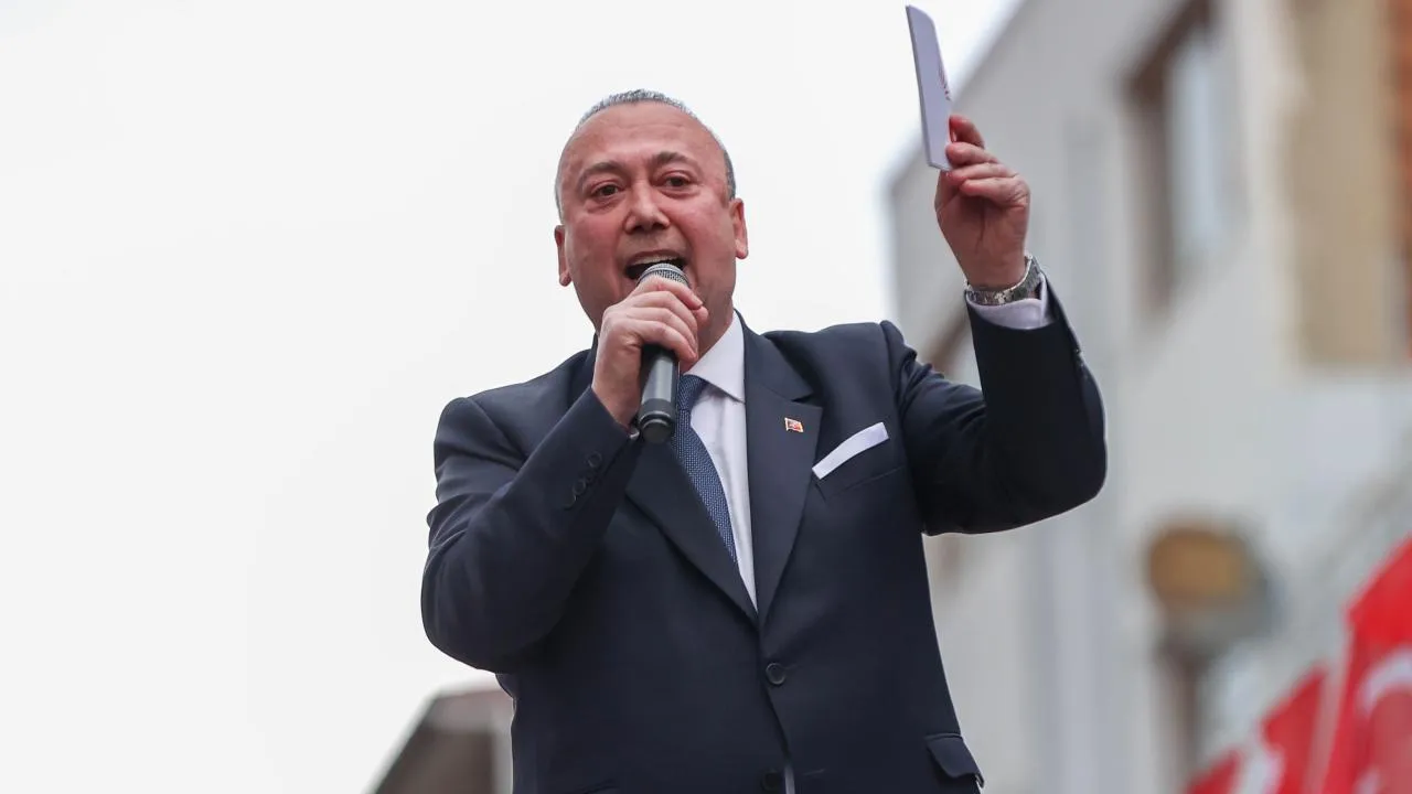 Uşak Belediye başkanı Özkan Yalım görevden uzaklaştırıldı