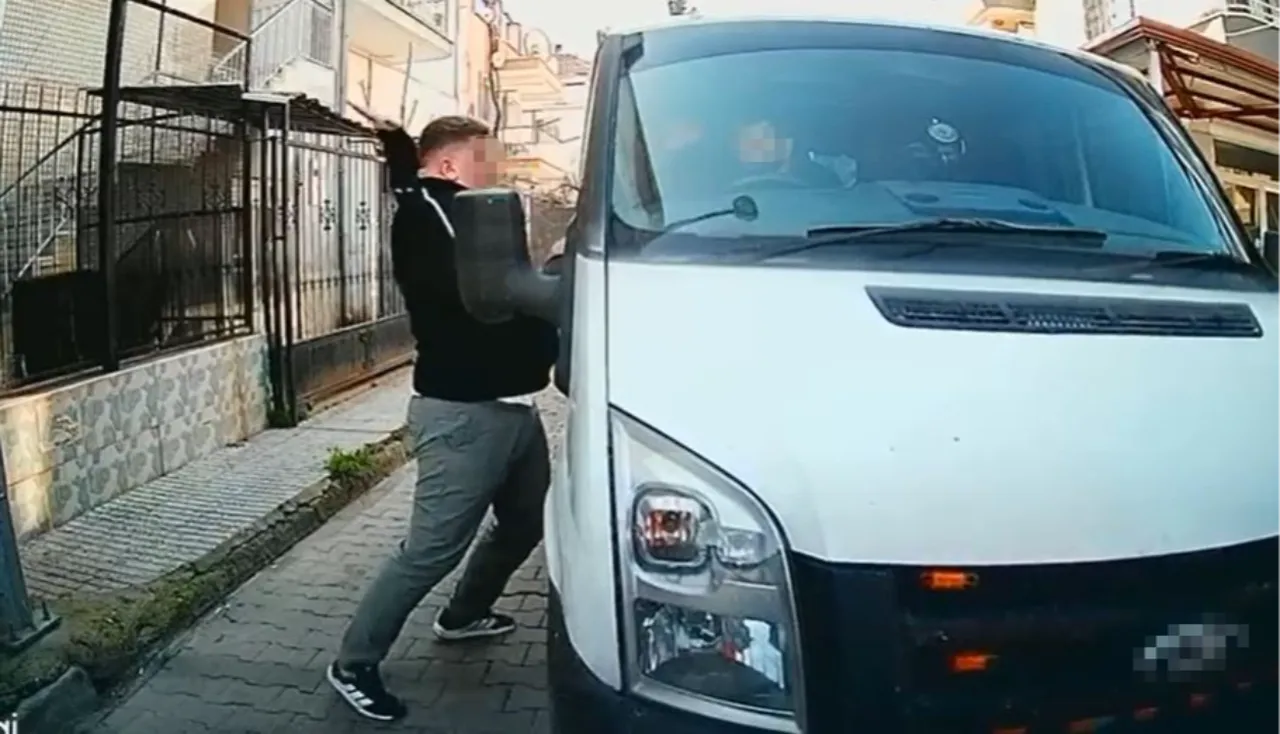 Artan cezalar da durduramadı! Trafik magandası kamerada