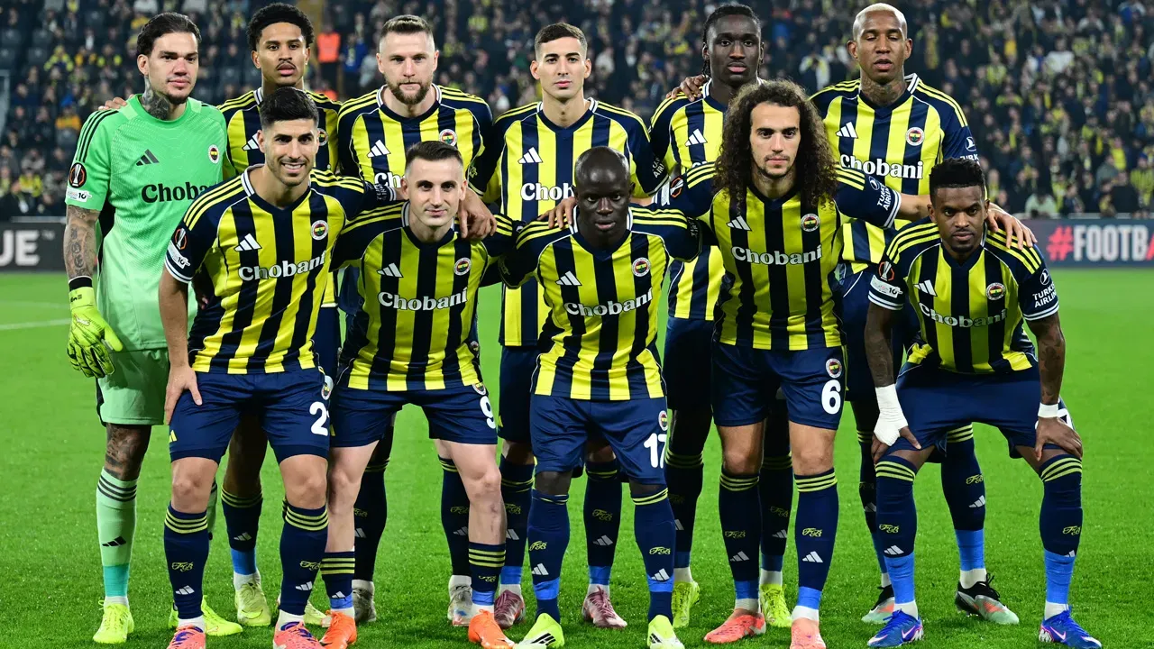 Türkiye Kupası'na evinde Beşiktaş mağlubiyetiyle başlayan Fenerbahçe, ardından Beyoğlu Yeni Çarşı ve Erzurumspor FK maçlarını kazanmıştı.