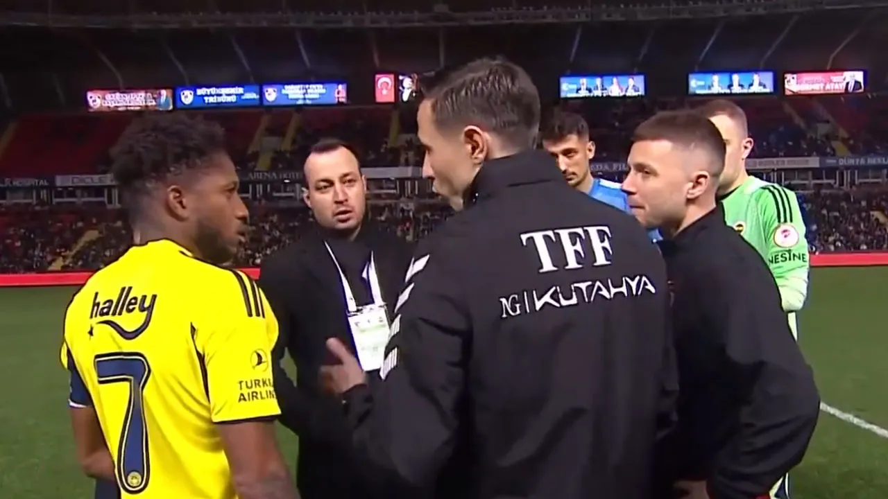 Gaziantep FK - Fenerbahçe maçının başlangıcı ertelendi: Teknik arıza çıktı