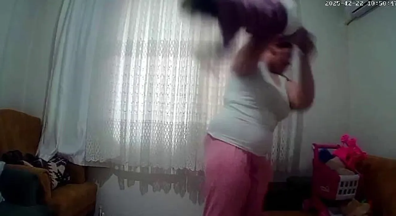 Gizli kamera bebeğe öldüresiye dayağı ortaya çıkarmıştı… Vicdansız annenin cezası belli oldu