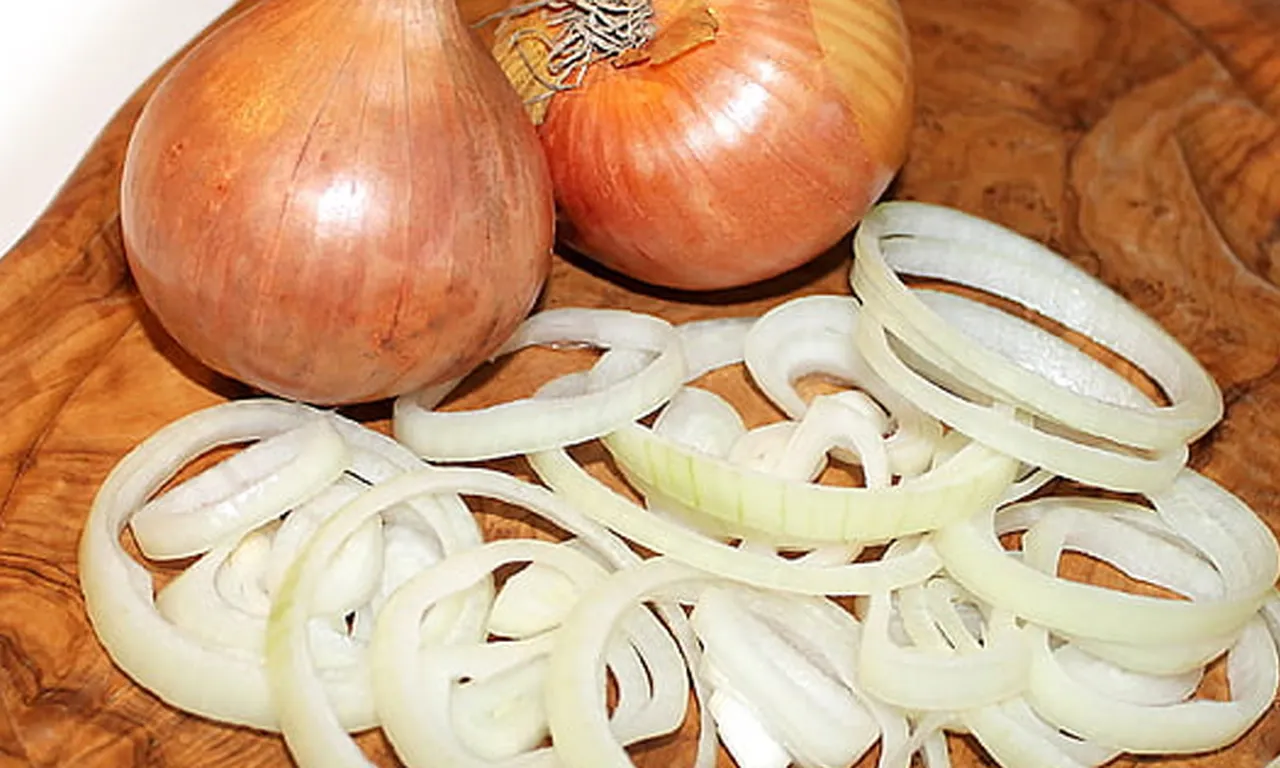 ‘Göz yaşartmayan soğan’ raflara çıktı! Bu yıl 180 ton satılacak