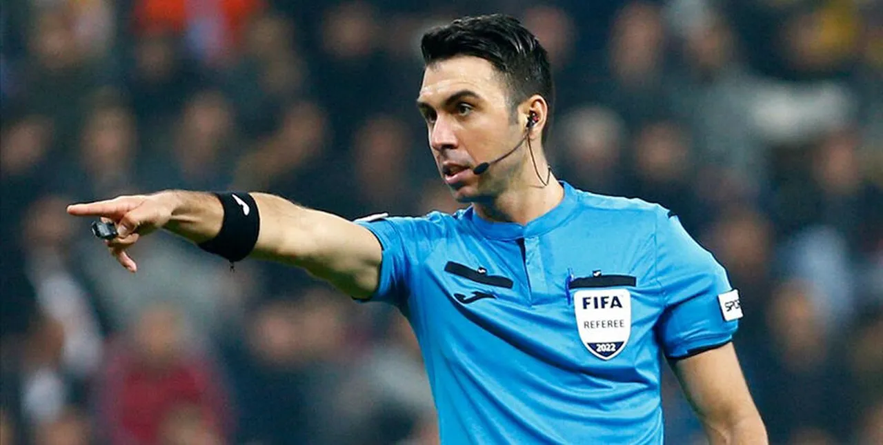 Arda Kardeşler, ilk profesyonel maçına 1 Eylül 2013 tarihinde çıkmıştı.