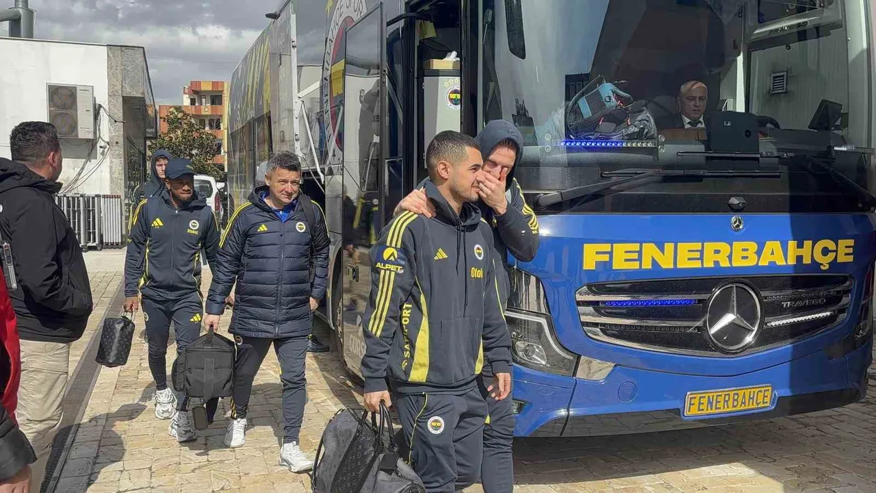 Şifresiz canlı yayınlanacak! Gaziantep-Fenerbahçe maçı hangi kanalda, nerede izlenir, saat kaçta?