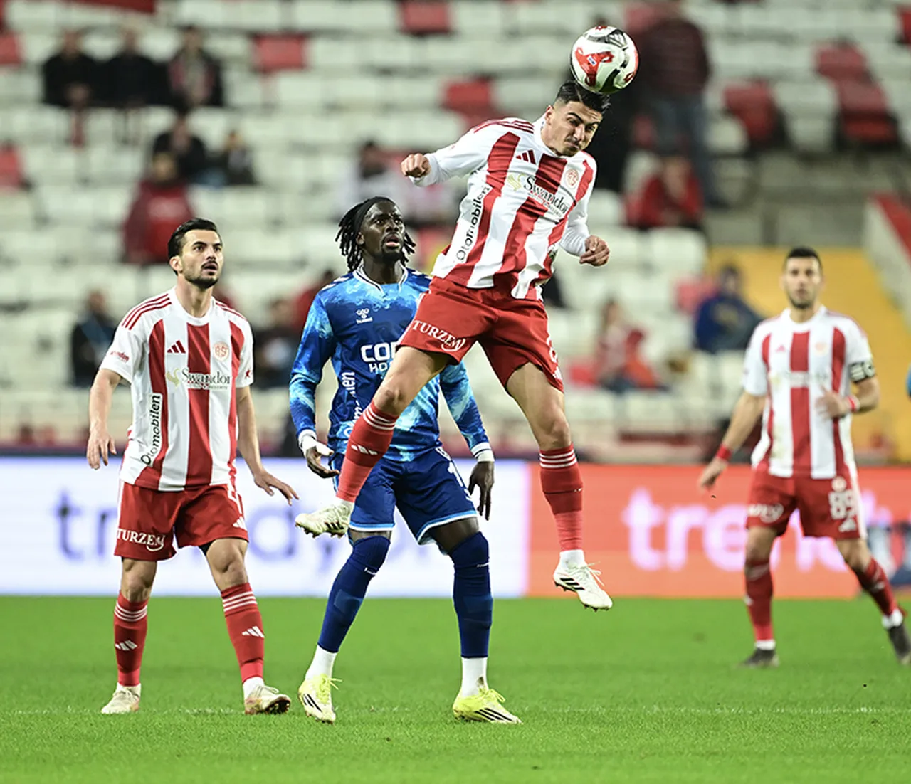 Antalyaspor-Samsunspor maçı hangi kanalda, saat kaçta? Maç yayın bilgileri!