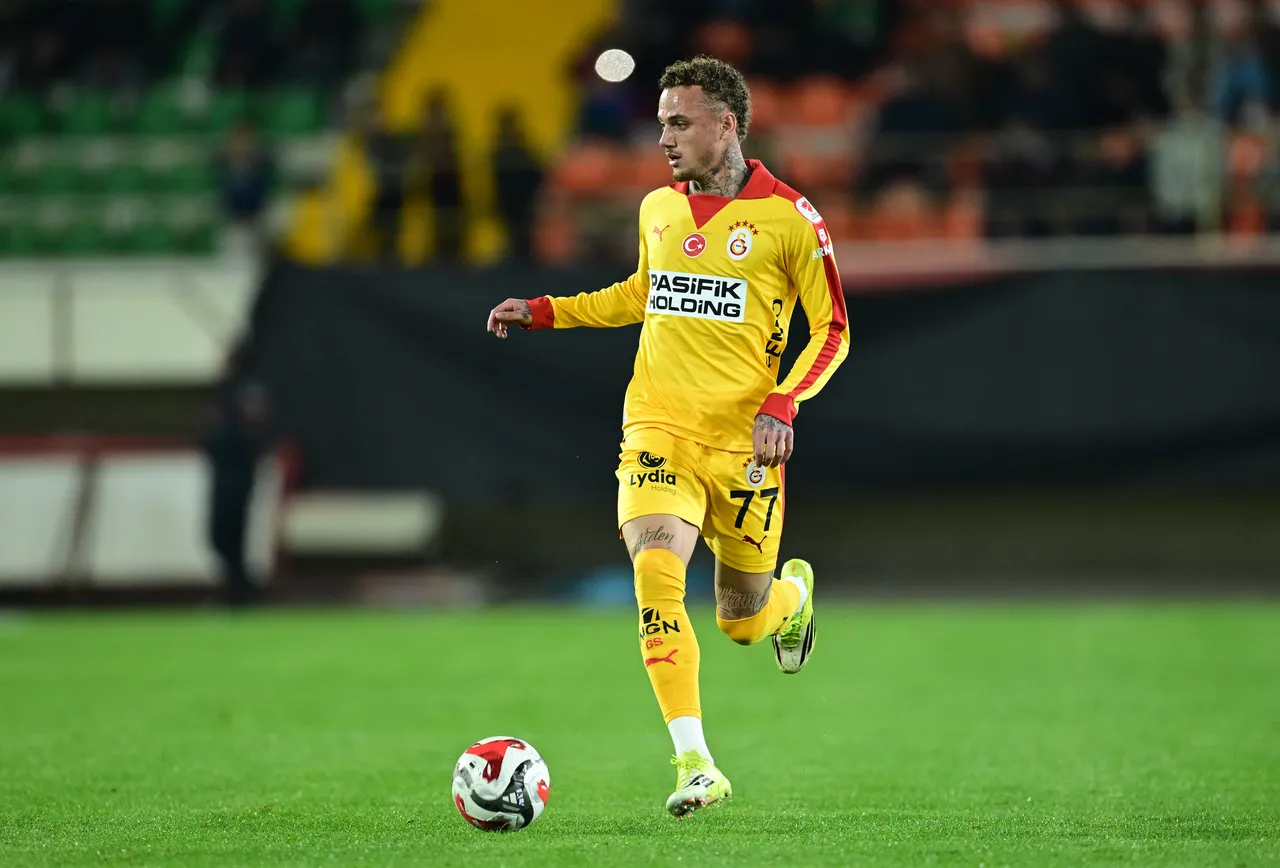 Noa Lang da derbide ilk peşinde