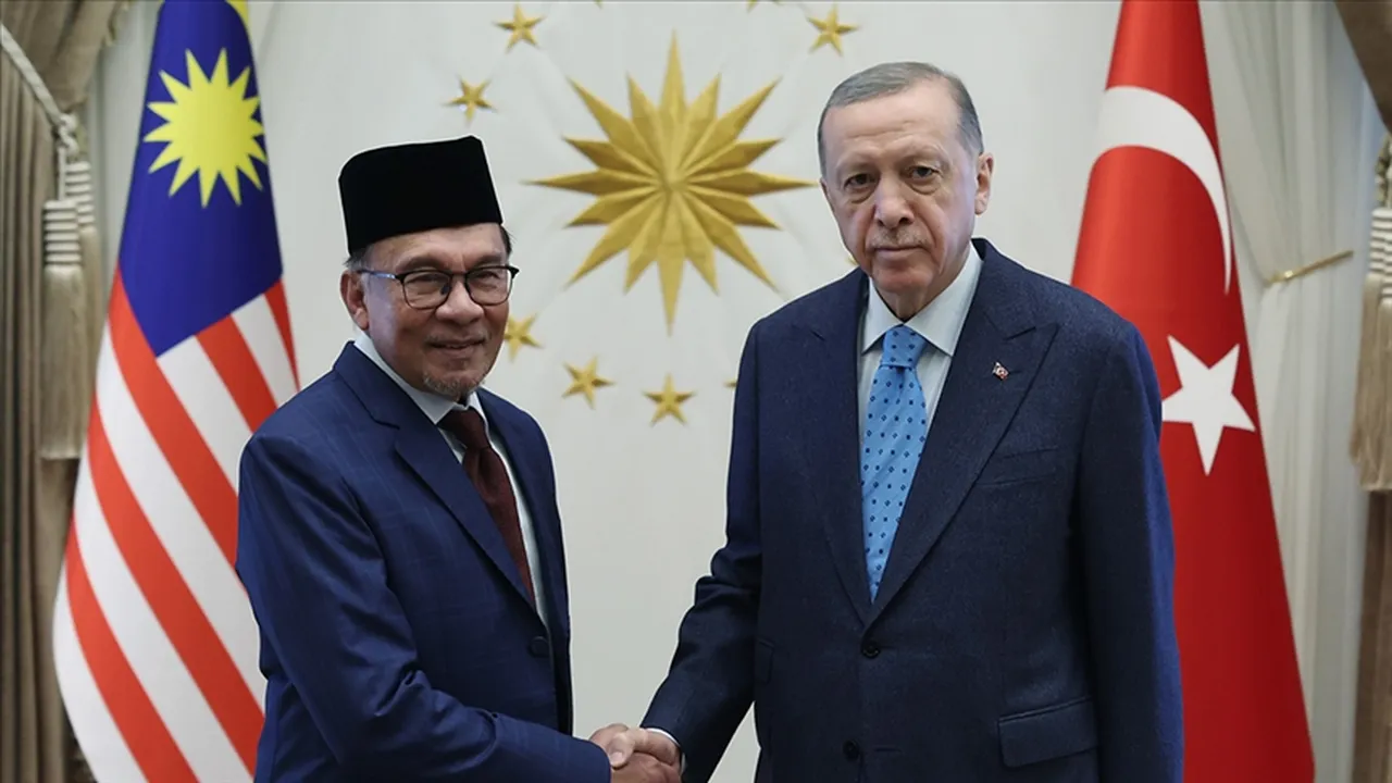 Malezya Başbakanı Enver İbrahim