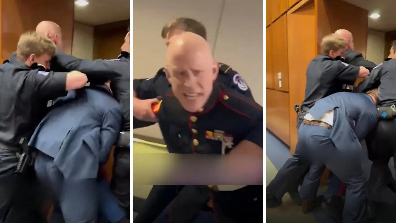 Dünya bu protestoyu konuşuyor! 'Kimse savaşmak istemiyor' diyerek kongreyi bastı: Yaka paça dışarı atıldı