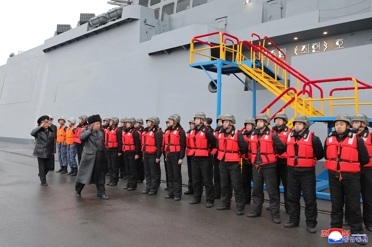 Dünyanın gözü Orta Doğudayken Kimden düşmanlarına gözdağı! Füze atışını denetledi