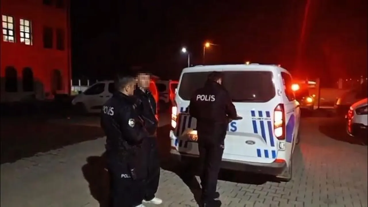 'Dur' ihtarına uymadı! Altındaki arabanın değerinden daha fazla ceza ödeyecek