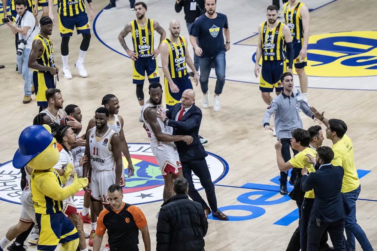 Fenerbahçe Beko-Monaco maçı hangi kanalda, saat kaçta? EuroLeague karşılaşması bu akşam!