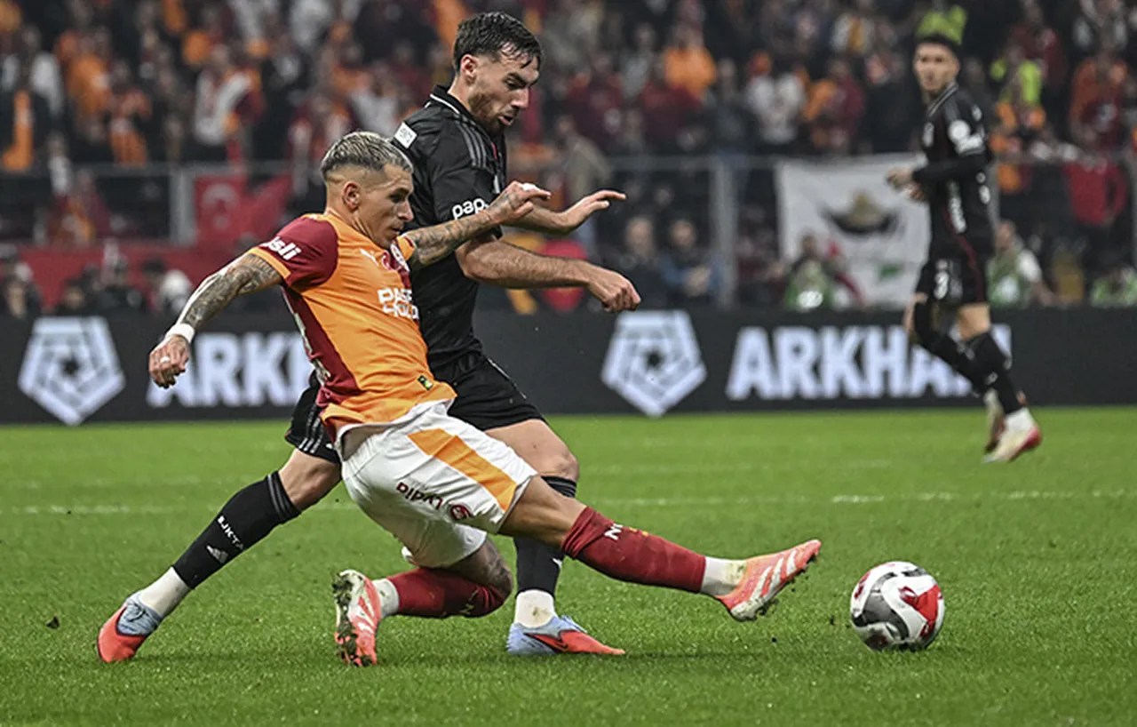 Galatasaray, Süper Lig'de 58 puanla lider durumda bulunuyor.