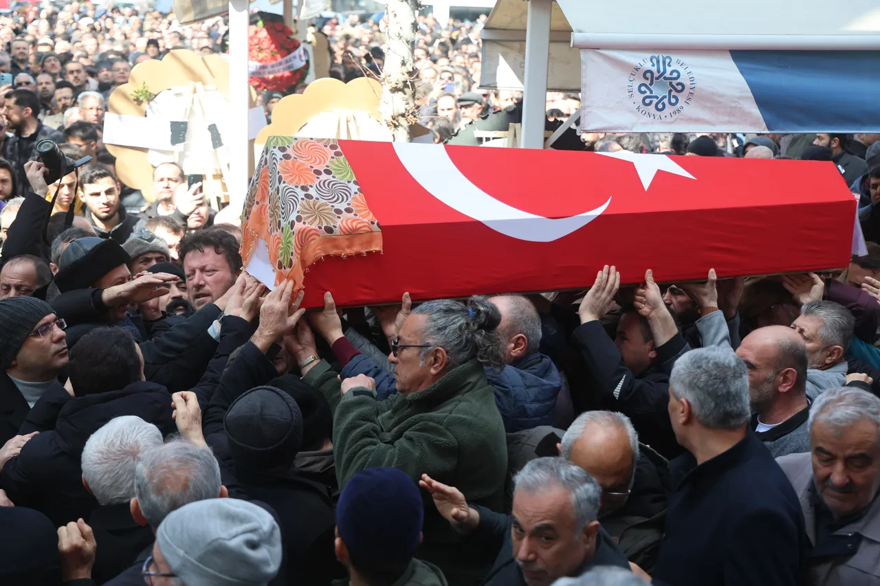 Öğrencisinin öldürdüğü Fatma Nur Çelik'in adı, okuluna verildi