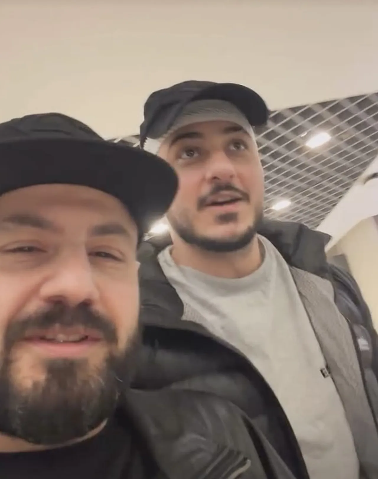 Semicenk evinde bayıldı! Apar topar hastaneye kaldırıldı