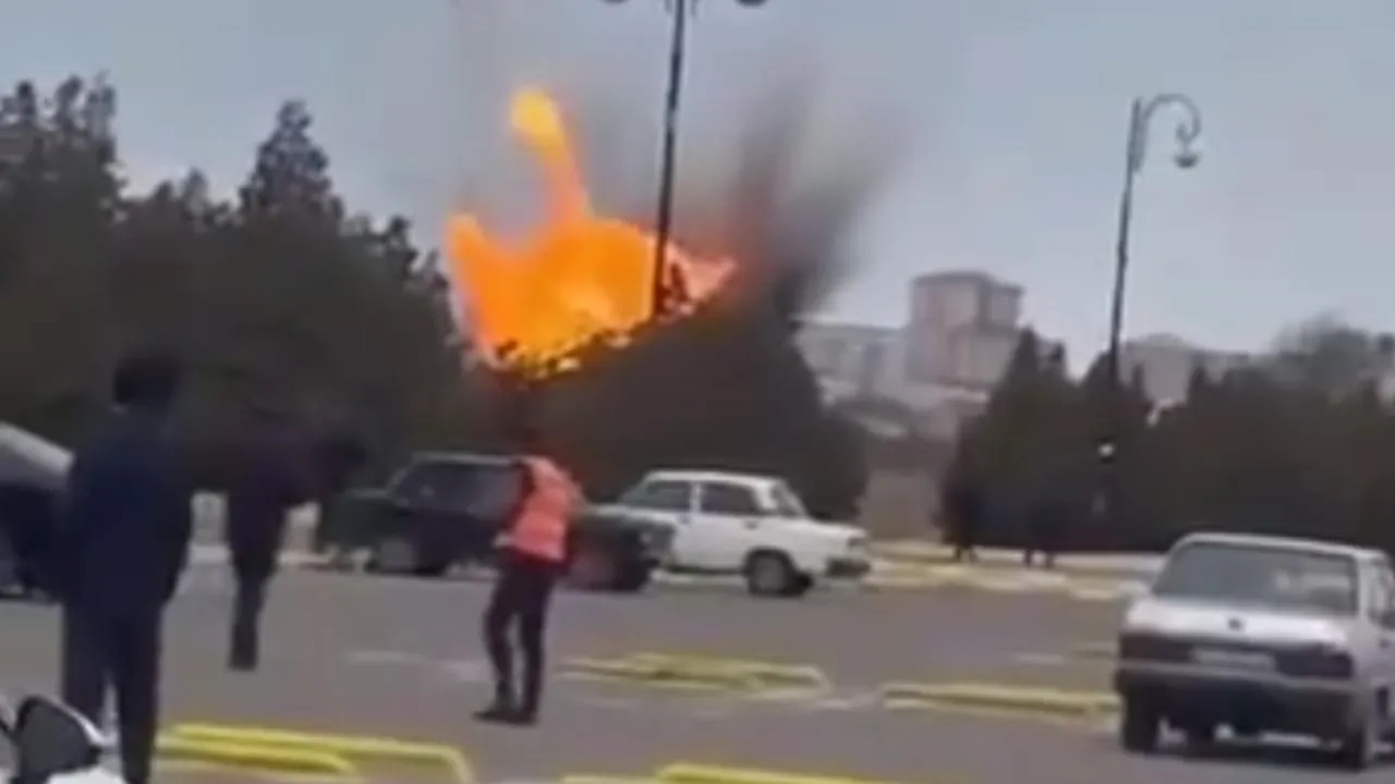 Azerbaycan Dışişleri Bakanlığı, Nahçıvan Özerk Cumhuriyeti'ne İran topraklarından insansız hava araçlarıyla (İHA) saldırılar düzenlendiğini duyurdu.