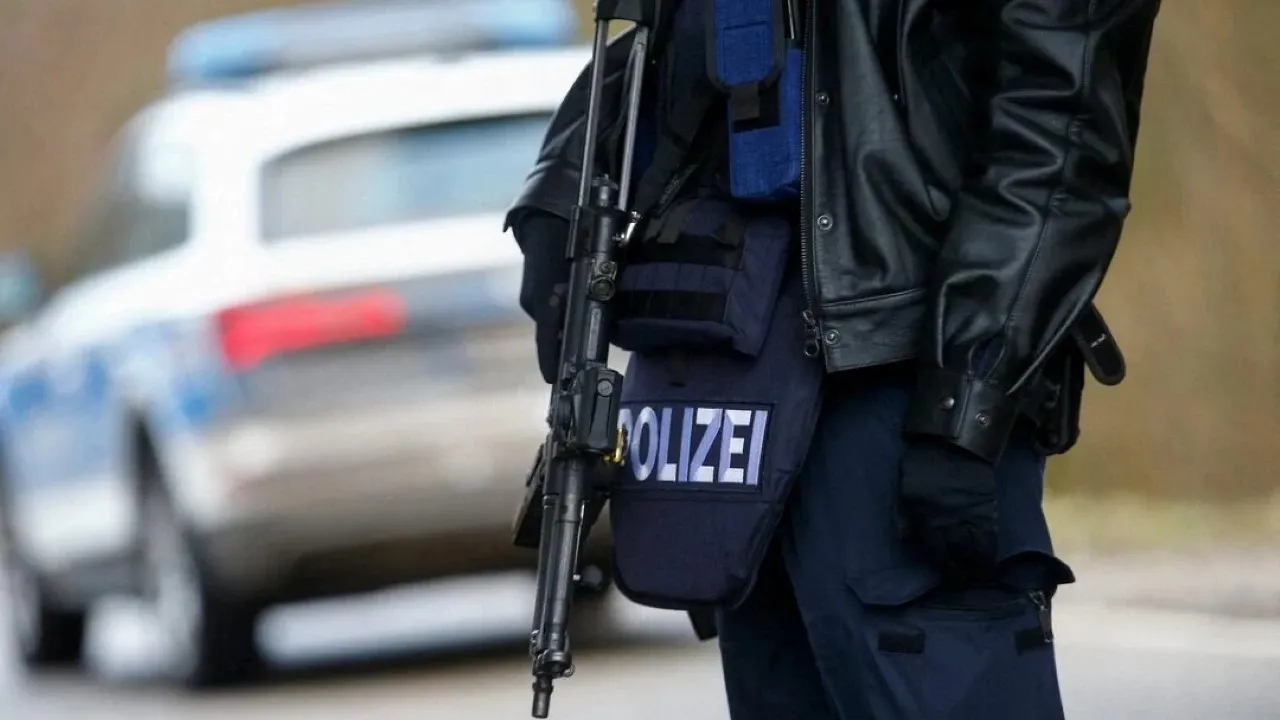 Almanya'da cami çıkışı saldırı: Polis her yerde kıvırcık saçlı faili arıyor