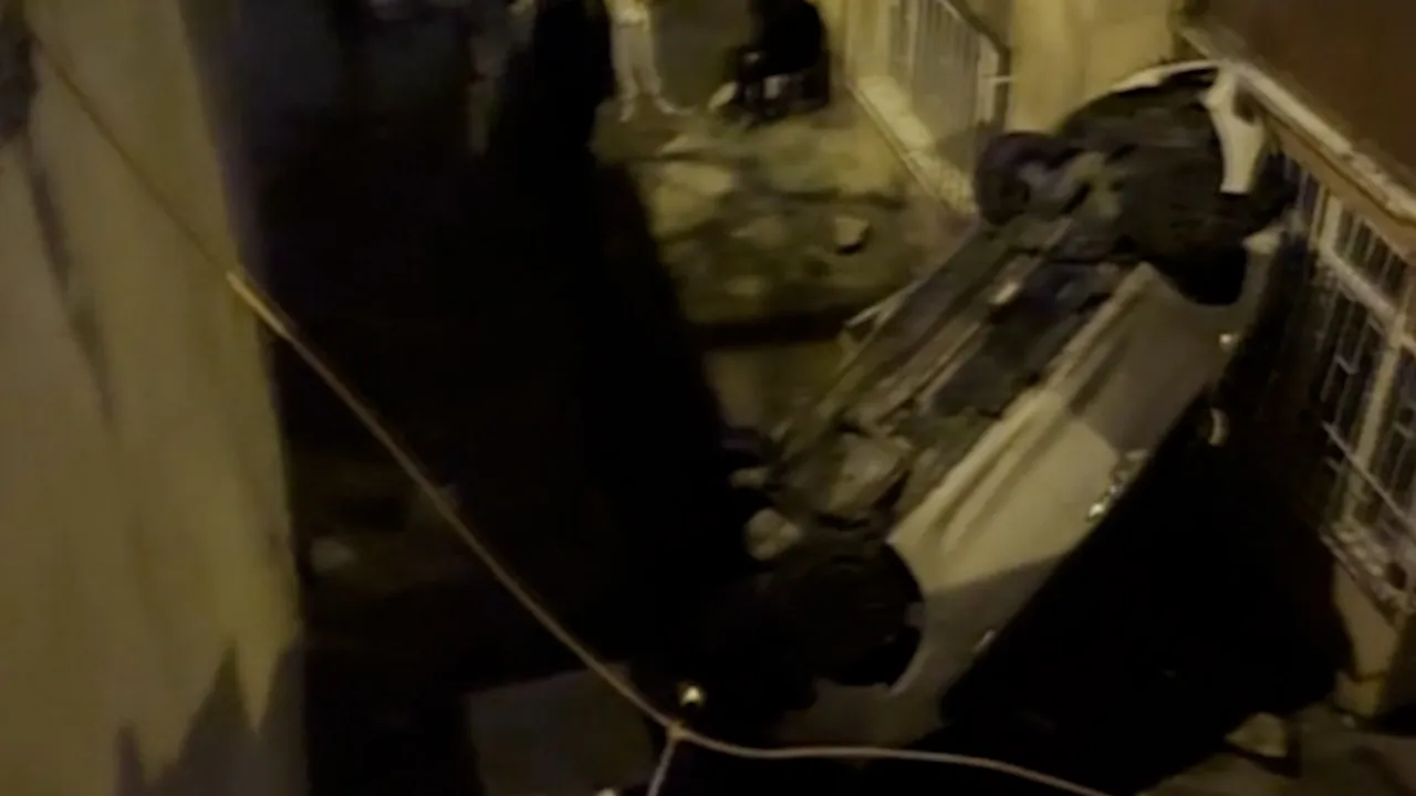 Avcılar'da sürücü 8 metre yüksekten bahçeye düştü!