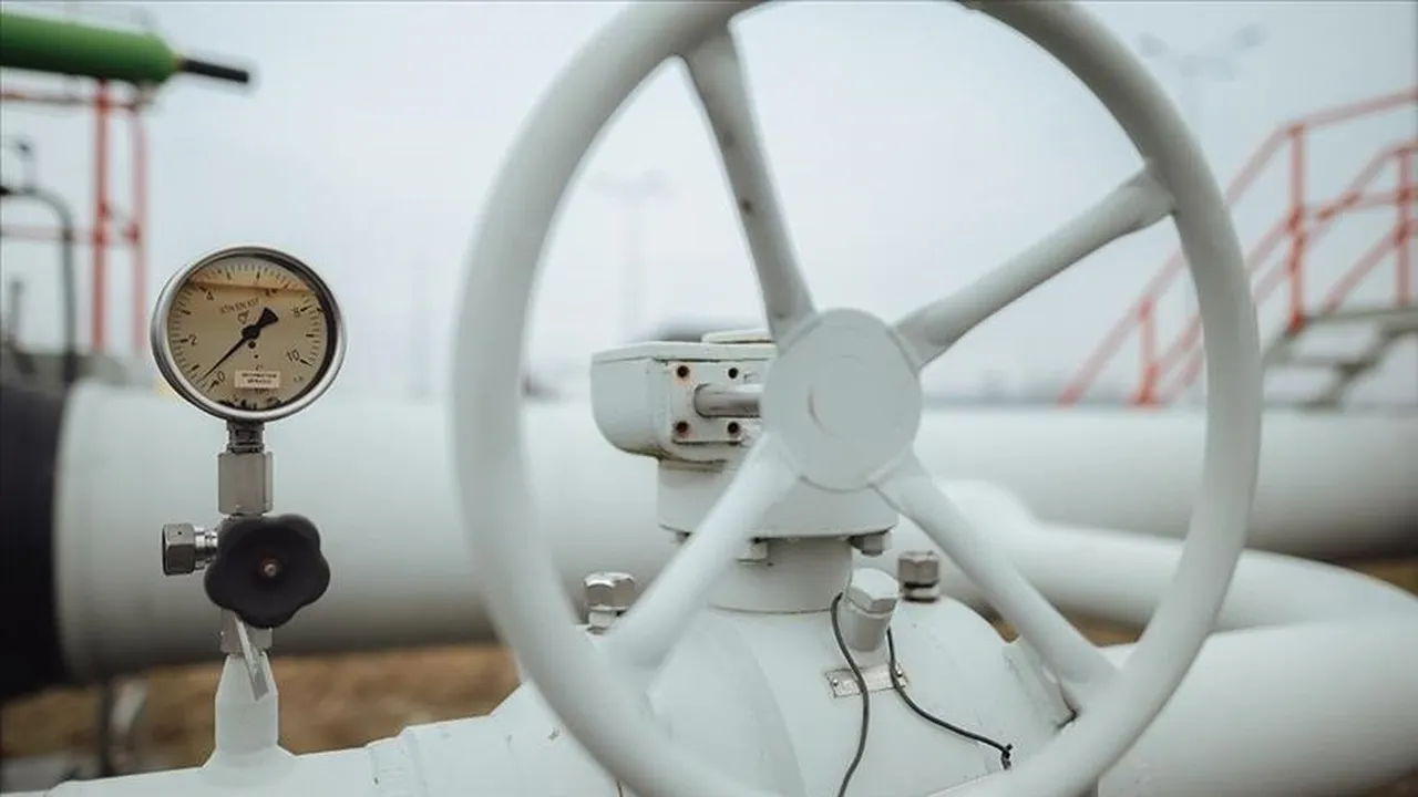 Avrupa'nın gaz vanası kısılıyor! Rusya yeni pazarını duyurdu