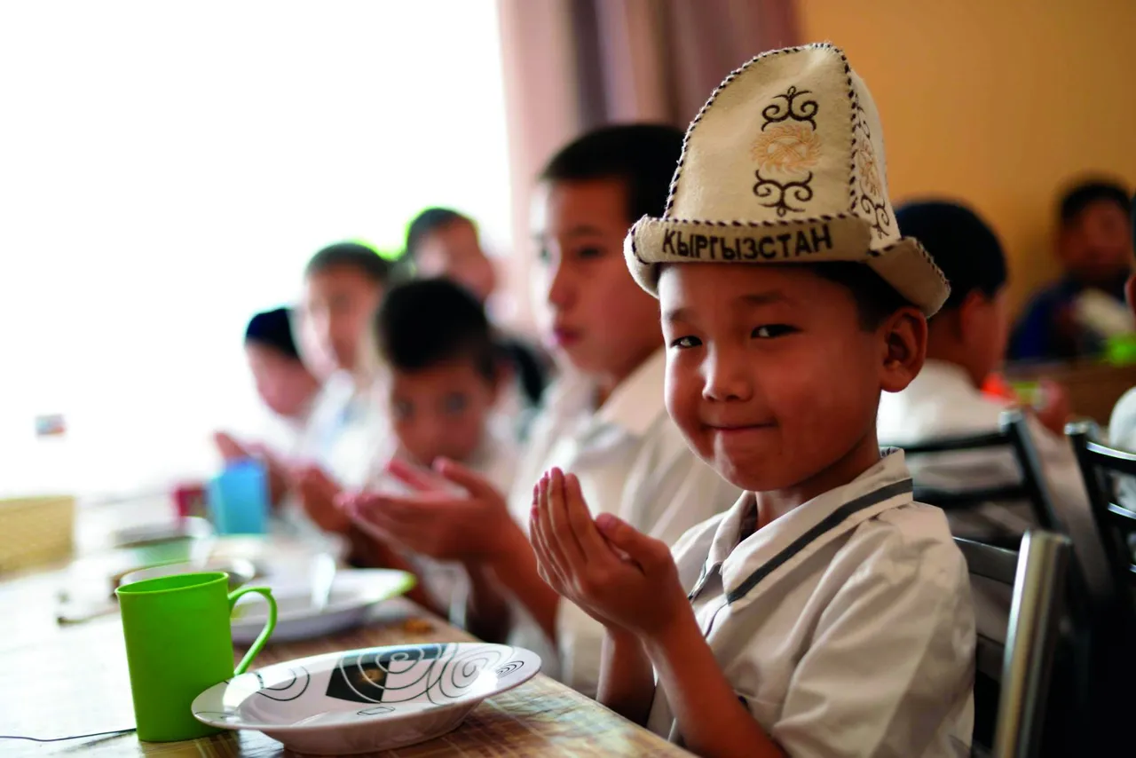 Deniz Feneri’nden Dünya Yetimler Günü’nde 30 ülkede iftar: Yetimler sevinsin dünya güzelleşsin