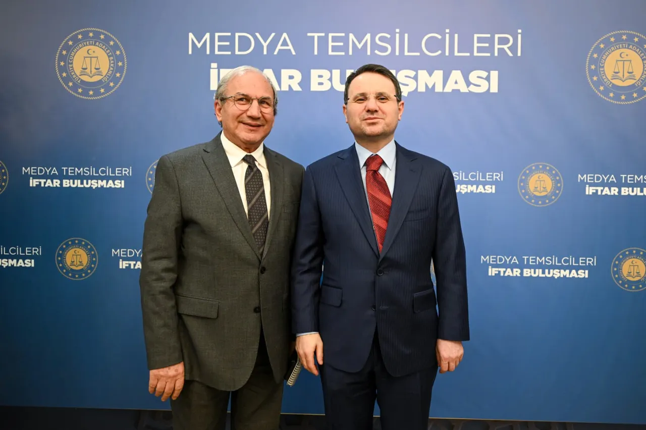 Adalet Bakanı Akın Gürlek aralarında Türkiye Gazetesi Ankara Temsilcisi Akif Bülbül'ün de bulunduğu medya temsilcilerine önemli açıklamalarda bulundu.