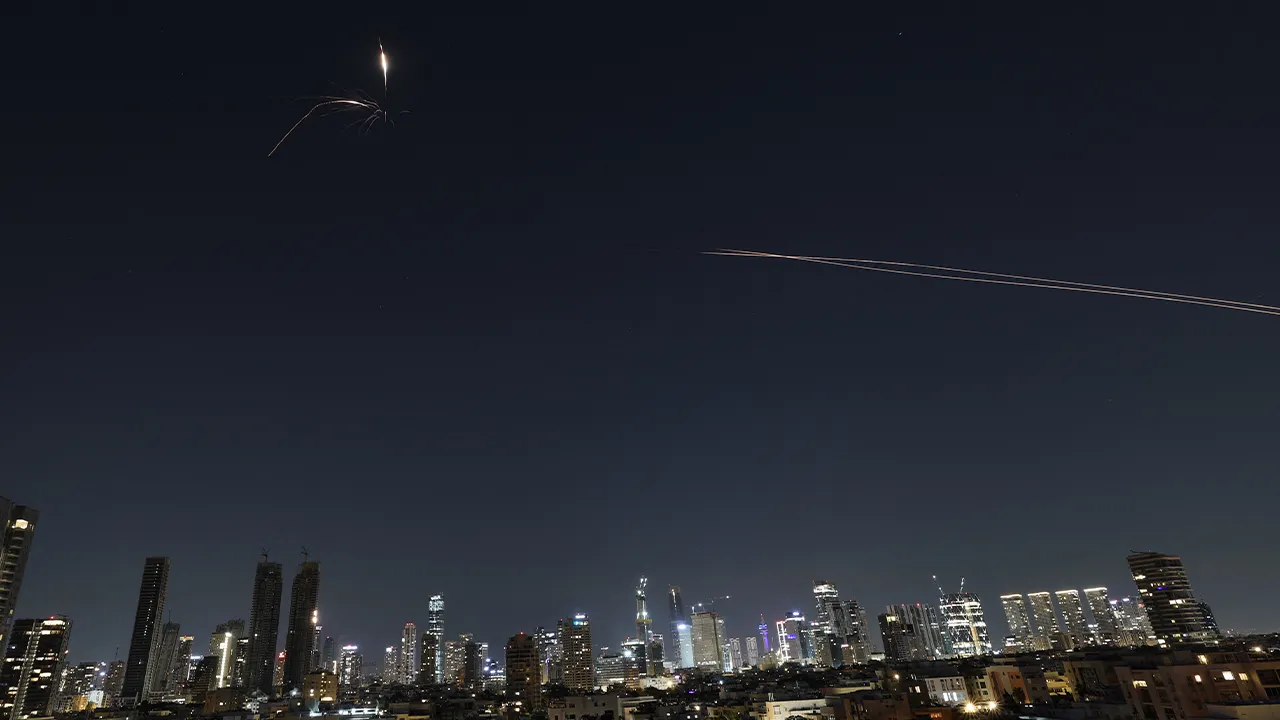 İran'dan İsrail'e füze yağmuru: Sirenler bile yetişemedi! 