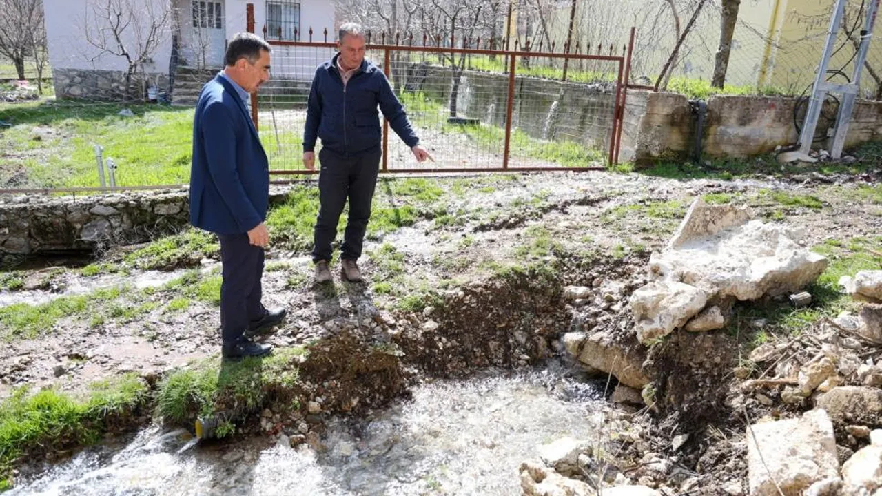Şaşırtan görüntü: Tarlalardan bir anda fışkırmaya başladı, görenler hayret etti