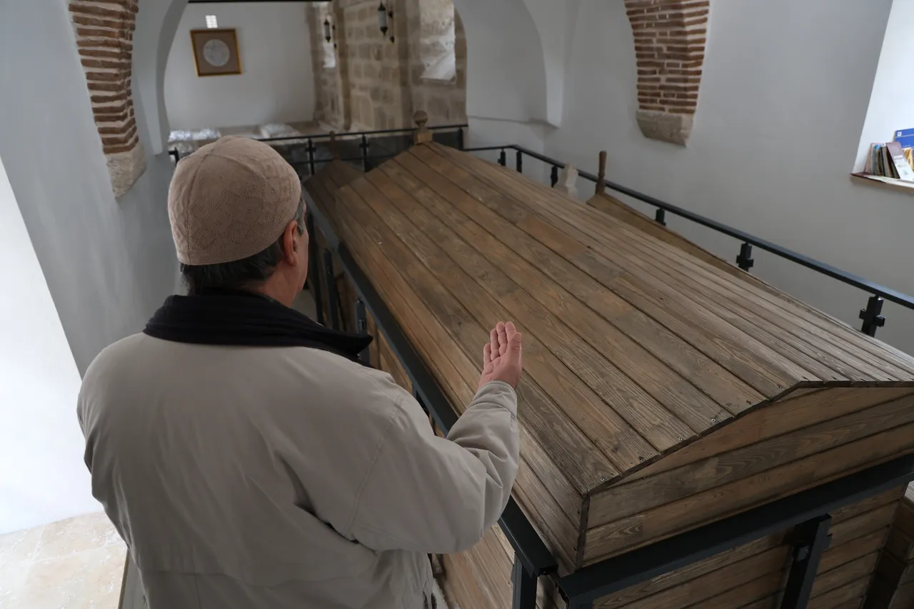 Sivas’ın manevi muhafızı  Kara Şems : Üç büyük Şems’ten birinin türbesinde Ramazan bereketi