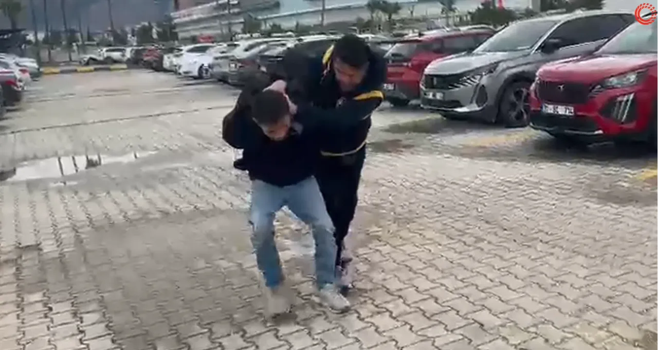 Tuvalet kabininde çekim yaparken yakalandı! 4 ayda 15 kadın