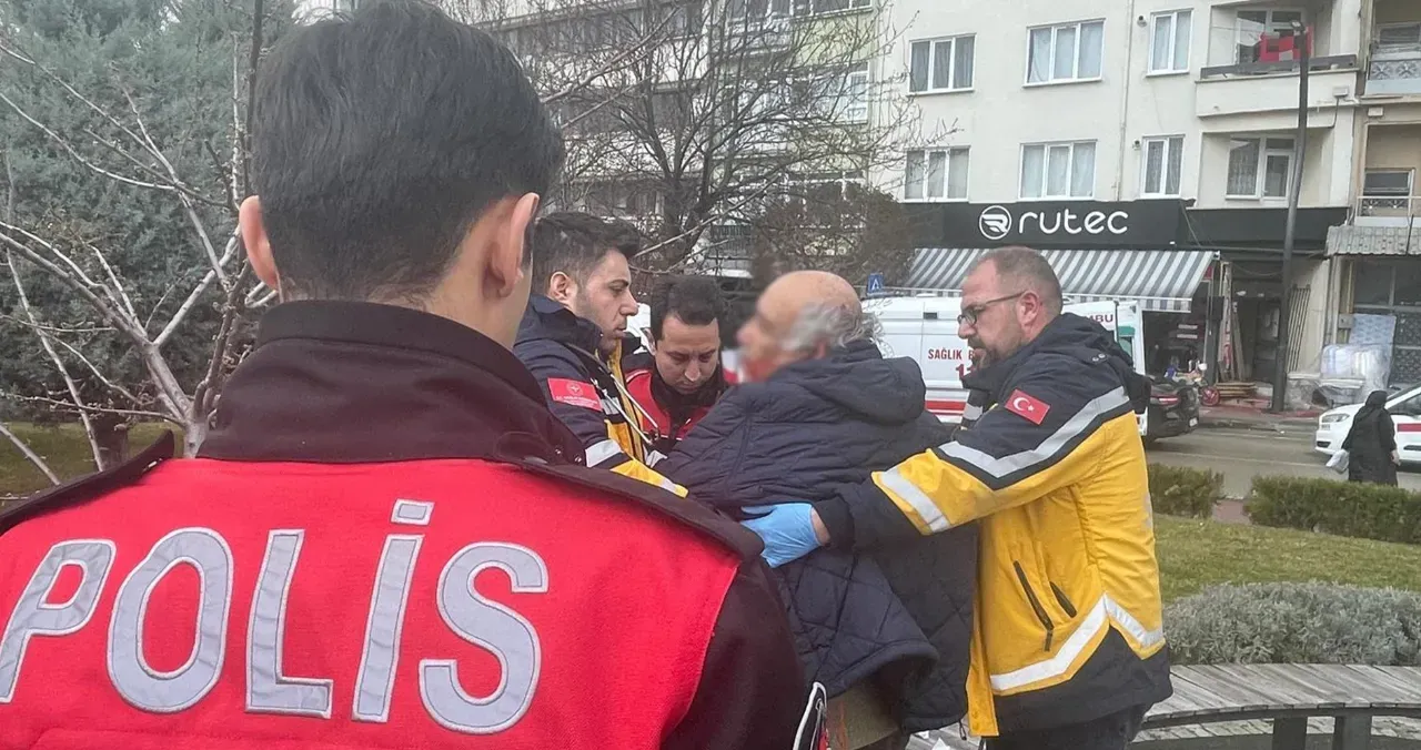 YAŞLI ADAMI KOMALIK ETTİ